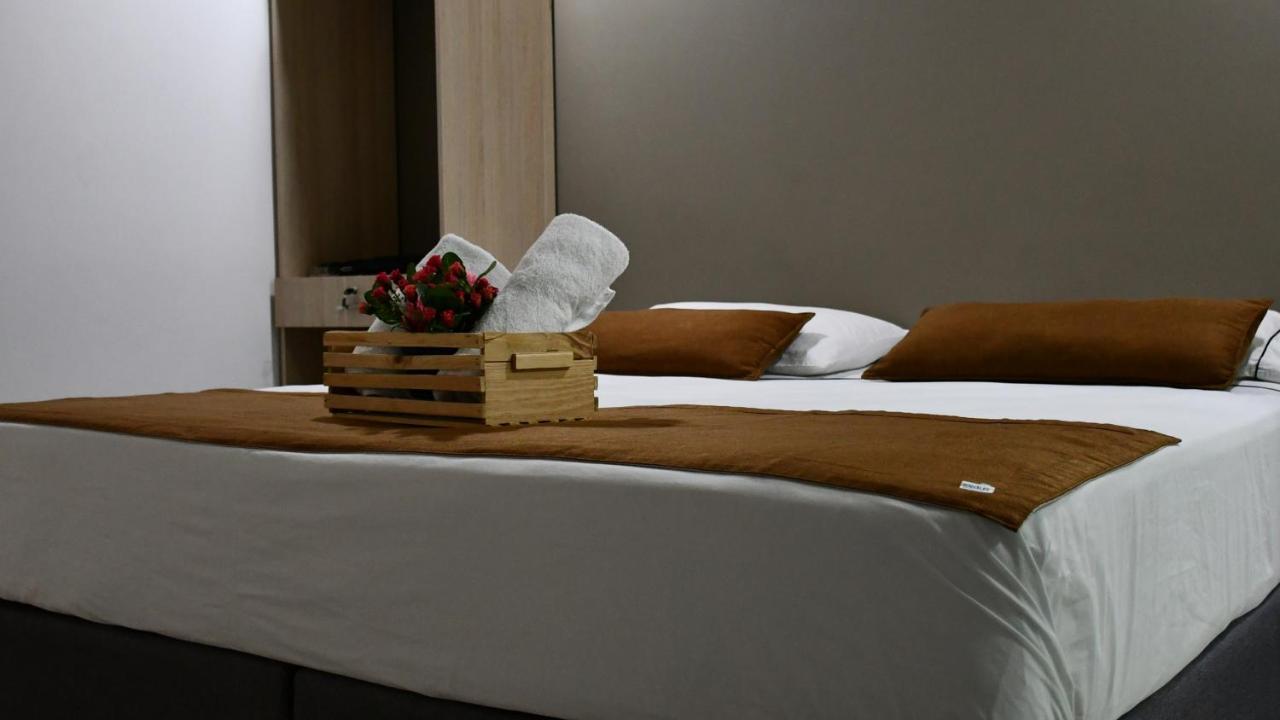 Hotel Boutique Plaza Меделин Екстериор снимка