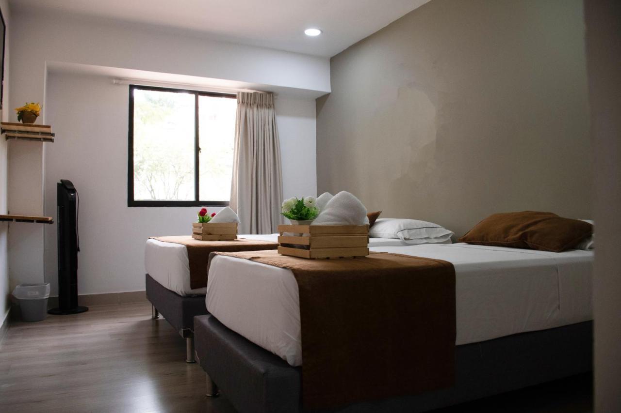 Hotel Boutique Plaza Меделин Екстериор снимка
